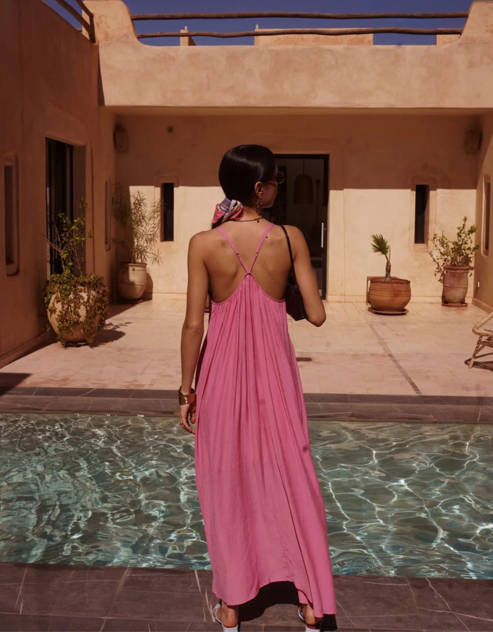 fließendes Maxikleid mit Spaghettiträgern und Rückenausschnitt | blush