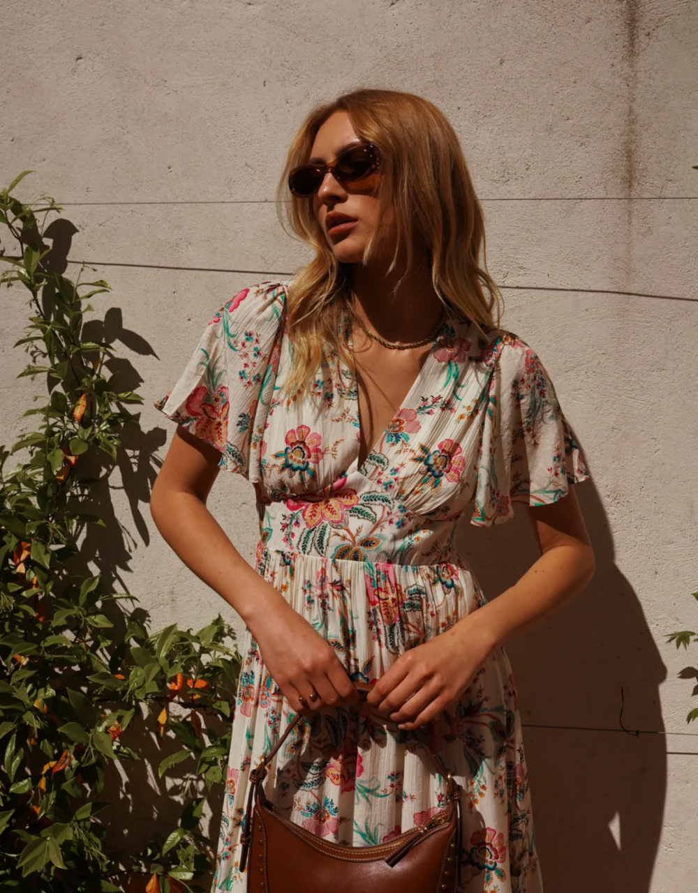 fließendes Maxikleid mit Blumenprint und Volantrock | cremeweiß