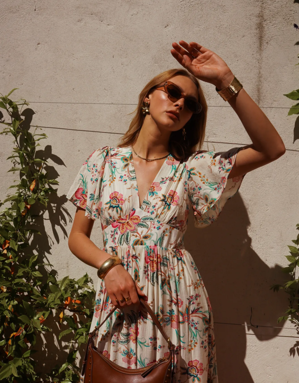 fließendes Maxikleid mit Blumenprint und Volantrock | cremeweiß
