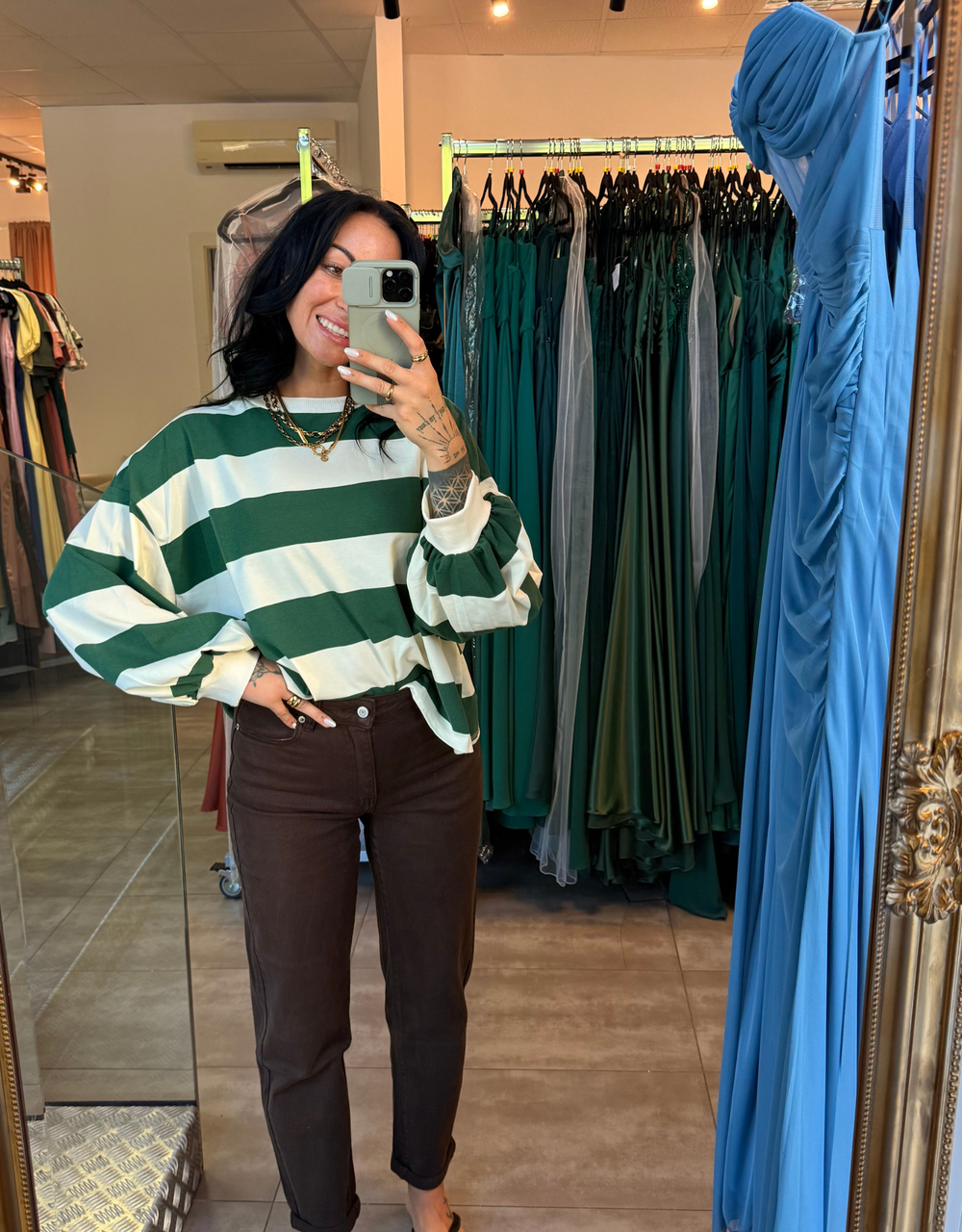 oversize longsleeve gestreift mit besonderen ärmeln | creme/grün