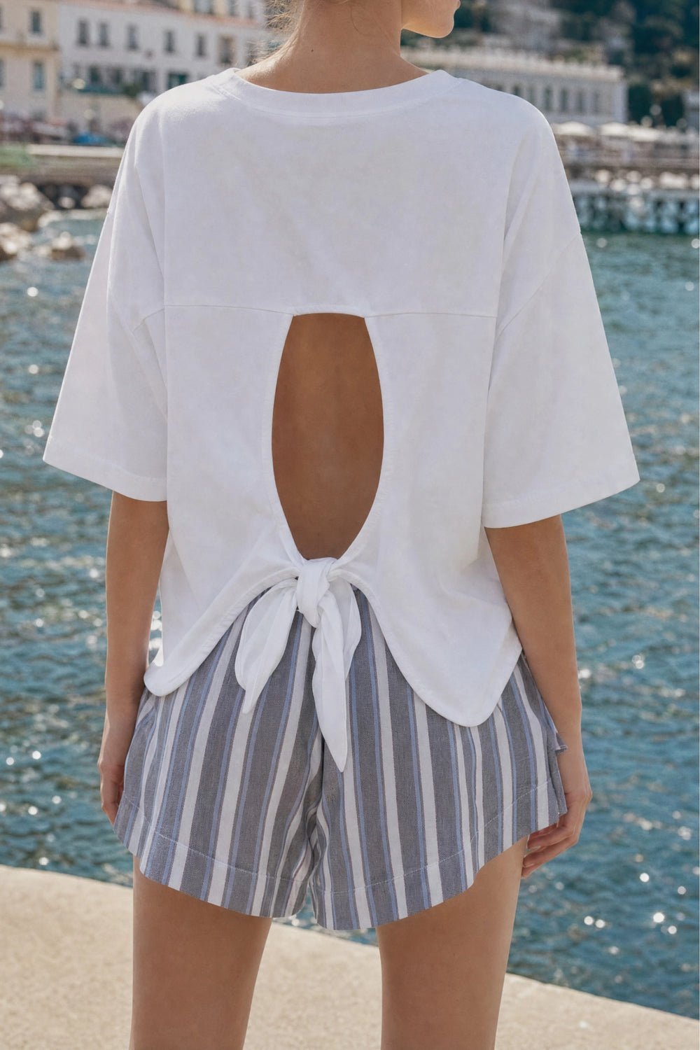 shirt mit rückenausschnitt und schleifendetail | weiß