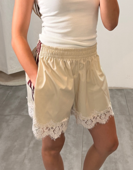 trackpant mit spitzenabschluss | creme