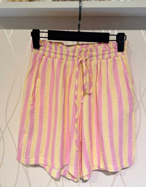 musselin short | butteryellow