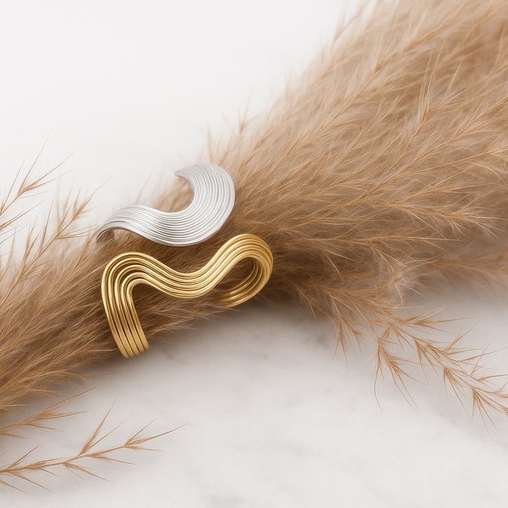 Gold trifft Silber – der angesagte Bicolor-Look von Ankerliebe. Hochwertiger, wasserfester Edelstahlschmuck für jeden Tag und jeden Stil.