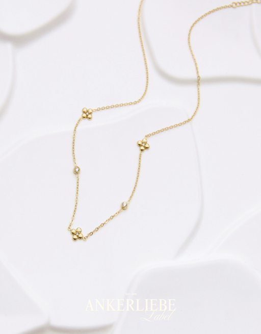 zarte blütenkette mit zirkonia | halskette